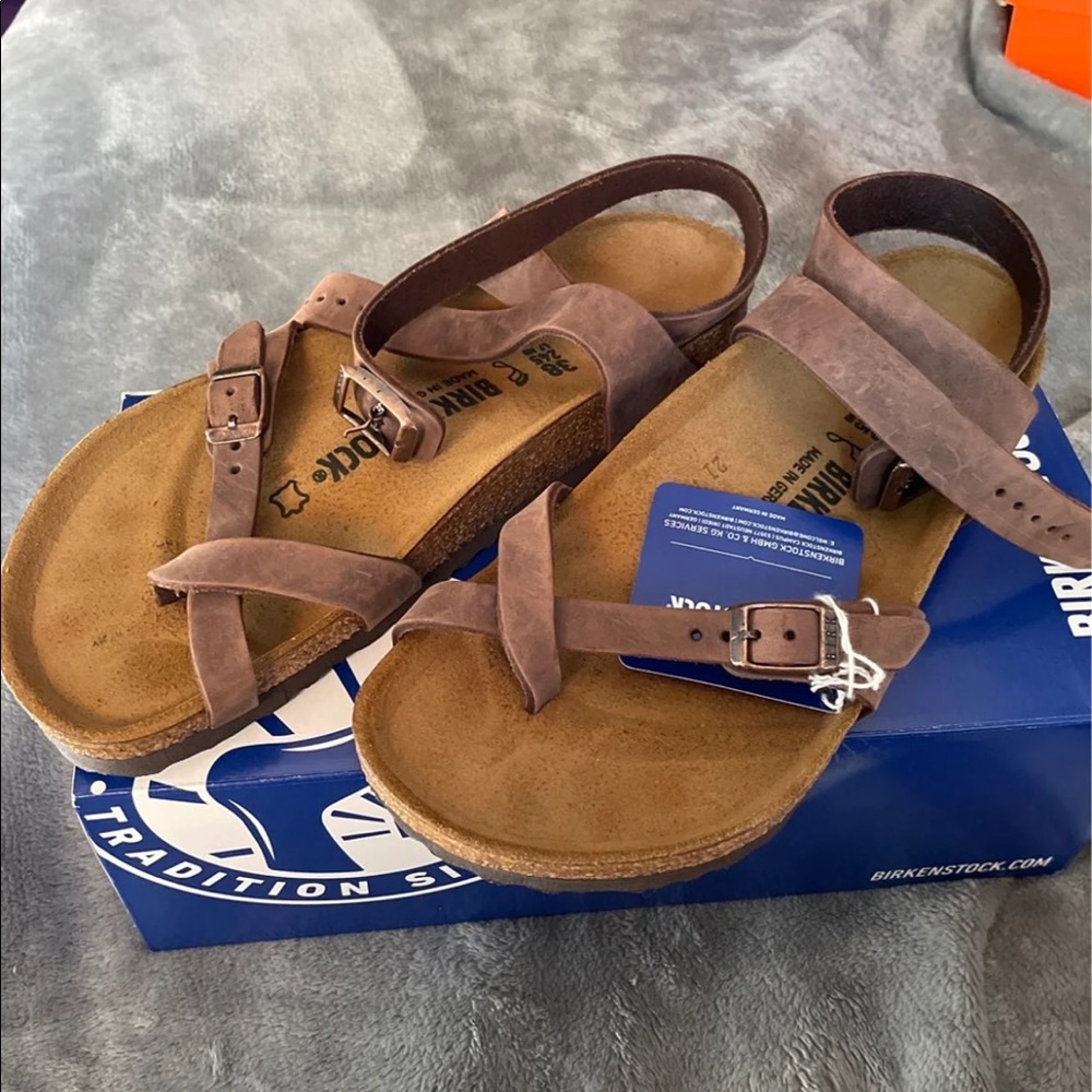 NWT NIB Birkenstock Yara in Habana